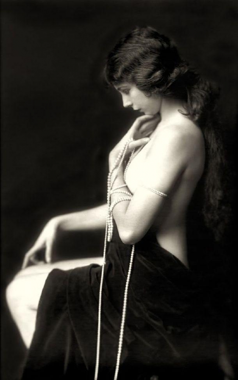 "Girls Zigfeld": the most sexy actress of Broadway 1920-ies "Girls Zigfeld": the most sexy actress of Broadway 1920-ies