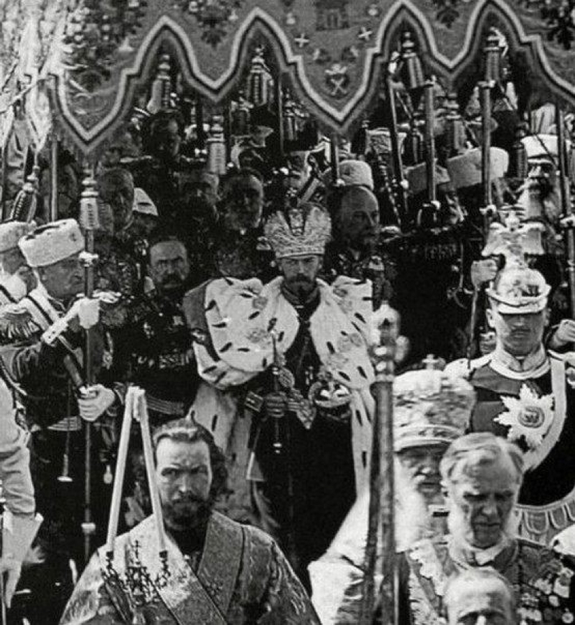 "Glavnokomanduyuschim Stalin" and other typos that made history