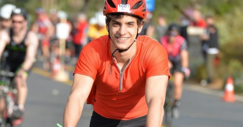 Griego estudiante debido a la cuarentena cruzó Europa en bicicleta Griego estudiante debido a la cuarentena cruzó Europa en bicicleta