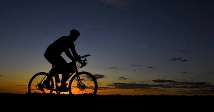 Griego estudiante debido a la cuarentena cruzó Europa en bicicleta Griego estudiante debido a la cuarentena cruzó Europa en bicicleta