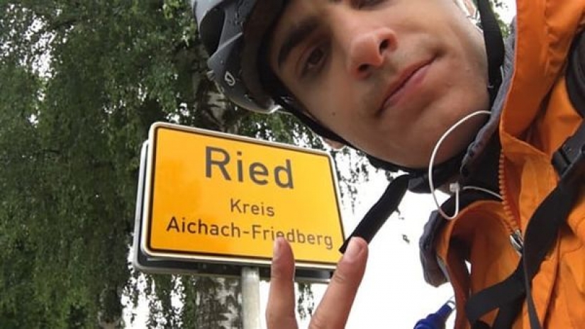 Griego estudiante debido a la cuarentena cruzó Europa en bicicleta Griego estudiante debido a la cuarentena cruzó Europa en bicicleta