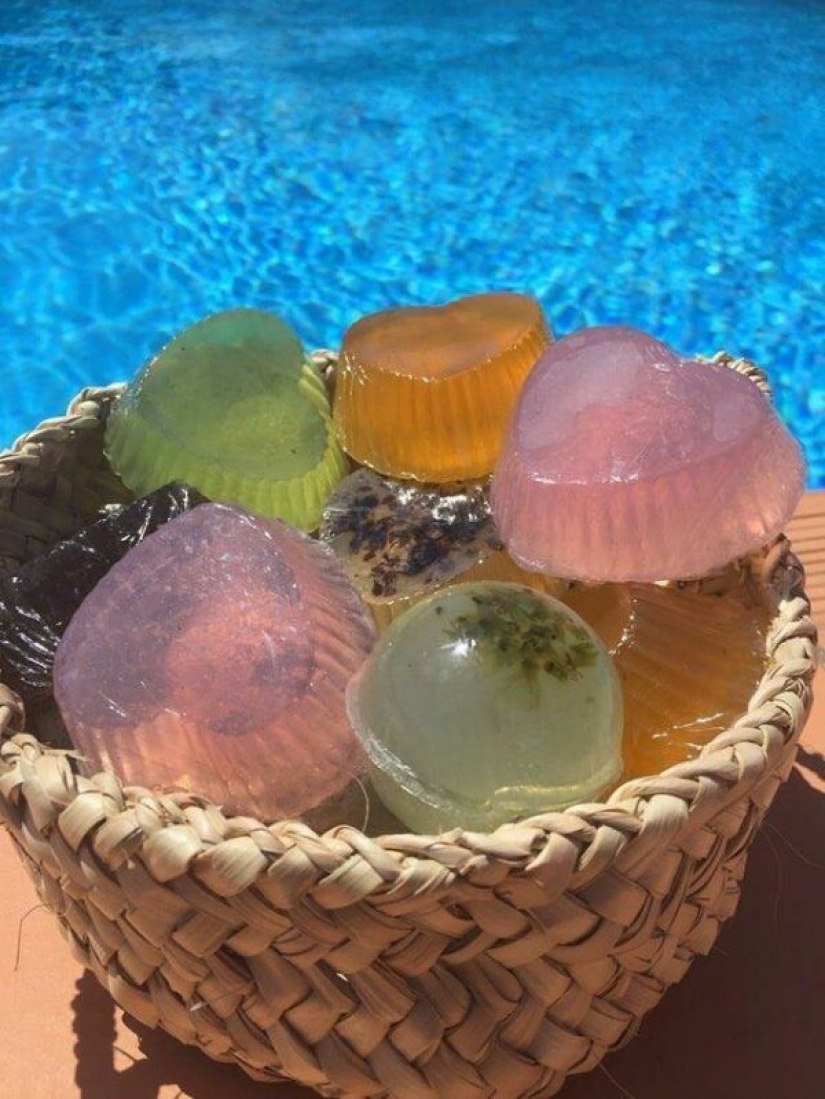 Hanging pear you cannot eat: how food is photographed for advertising Hanging pear you cannot eat: how food is photographed for advertising