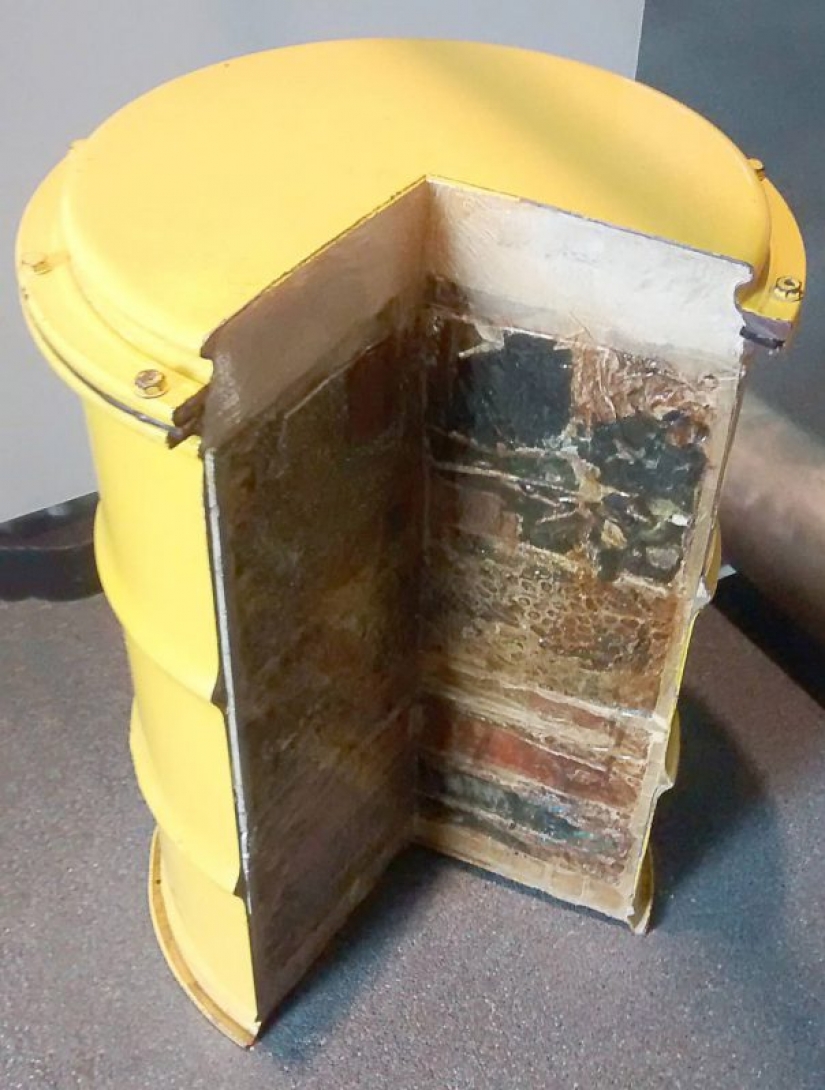 Hanging pear you cannot eat: how food is photographed for advertising Hanging pear you cannot eat: how food is photographed for advertising