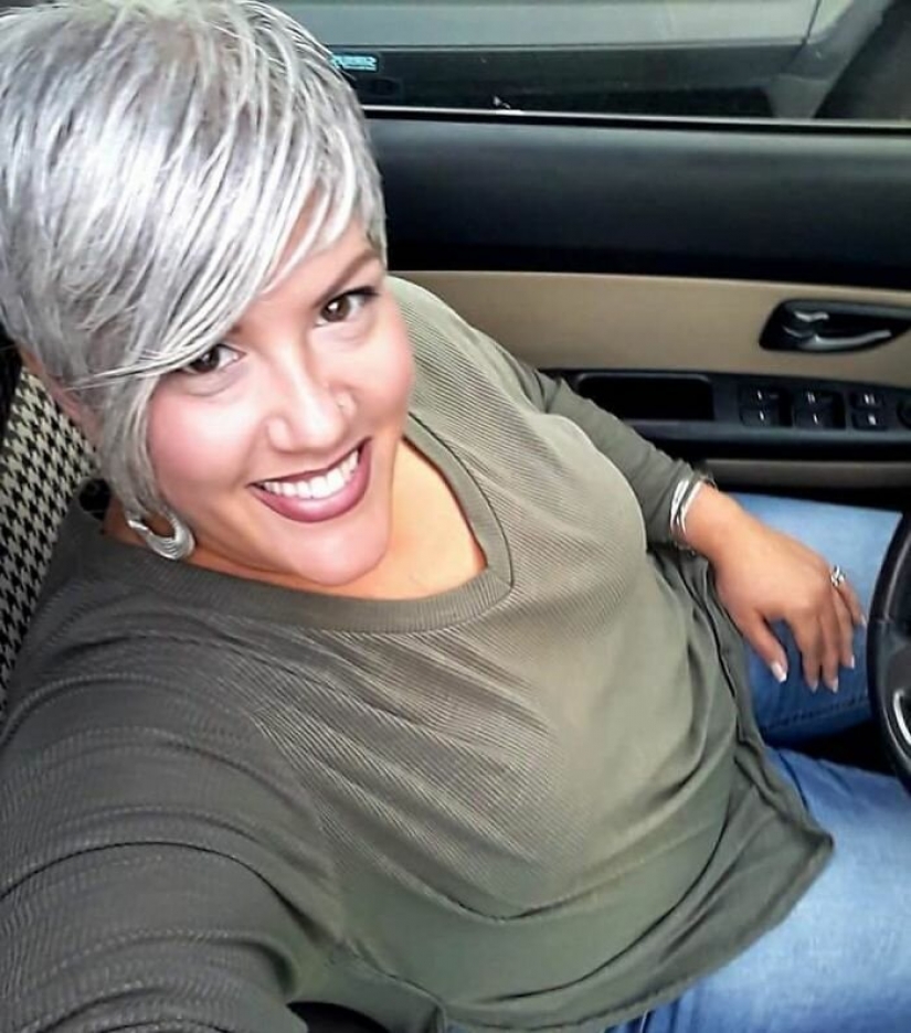 Historias inspiradoras de mujeres que aceptar y amar a su pelo gris Historias inspiradoras de mujeres que aceptar y amar a su pelo gris