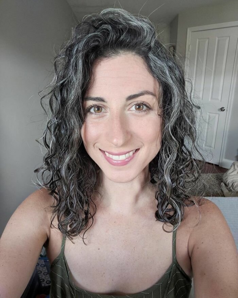 Historias inspiradoras de mujeres que aceptar y amar a su pelo gris Historias inspiradoras de mujeres que aceptar y amar a su pelo gris