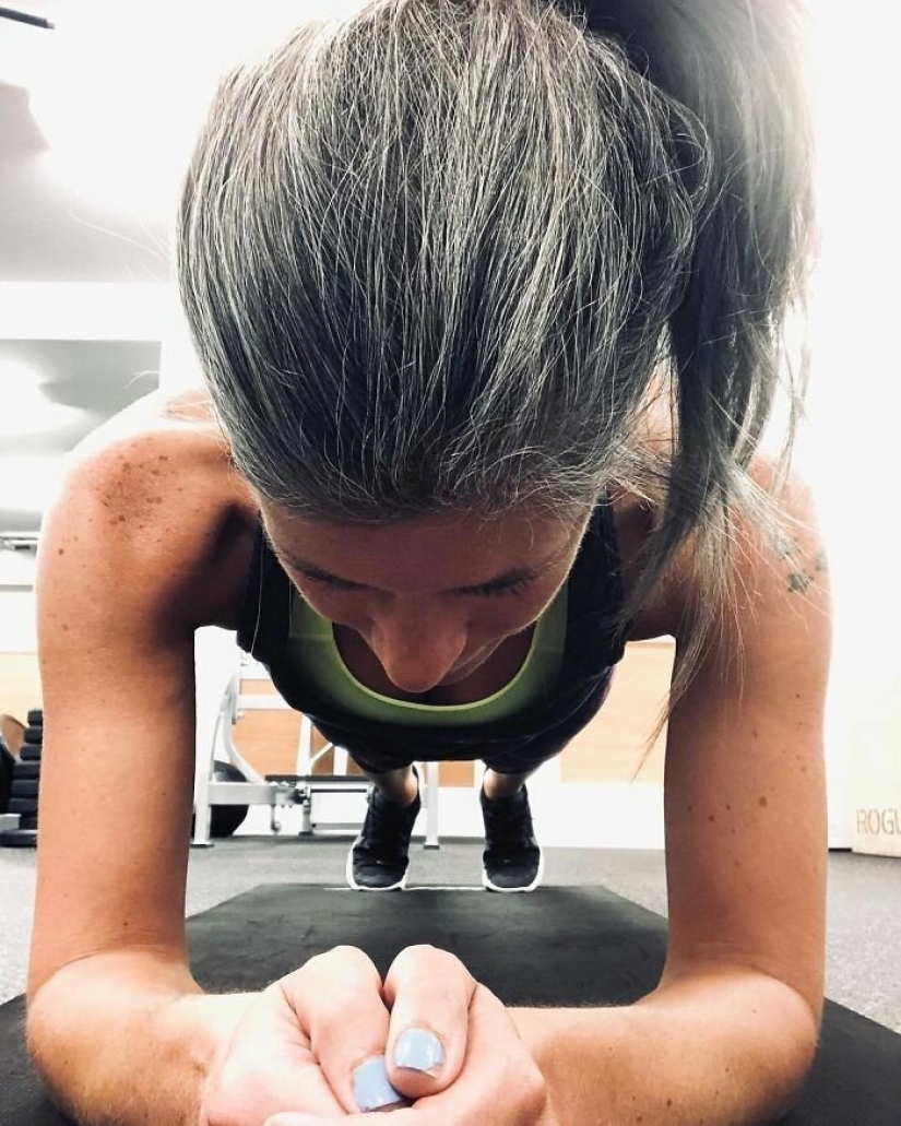 Historias inspiradoras de mujeres que aceptar y amar a su pelo gris Historias inspiradoras de mujeres que aceptar y amar a su pelo gris