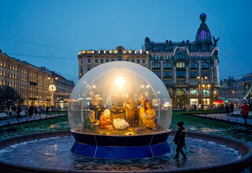 Holiday lights in Russia: as decorated for the New year, the Russian city