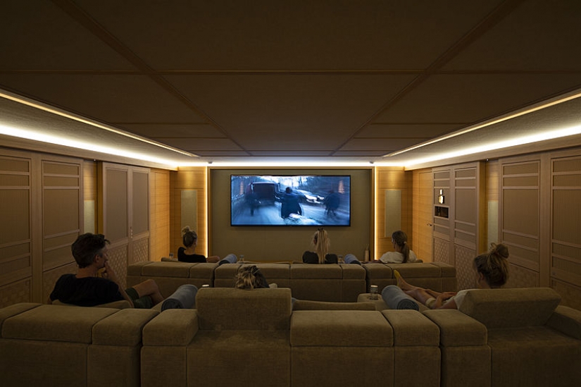 How does the 136-metre Charter yacht Flying Fox