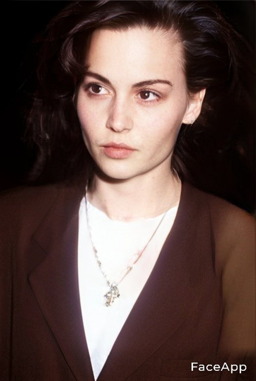 How to look like a female version of johnny Depp, Leonardo DiCaprio and other celebrities of FaceApp