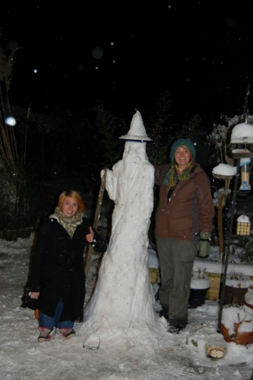 How to sculpt the coolest snowman to get the whole street jealous How to sculpt the coolest snowman to get the whole street jealous