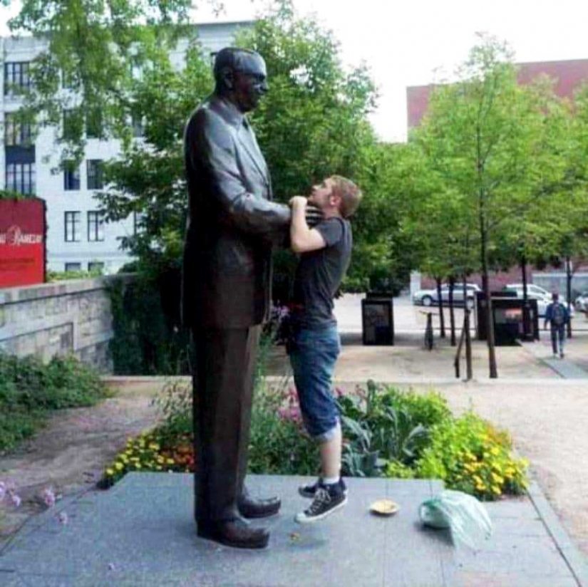 How to use the monuments to instagram bathed you in likes