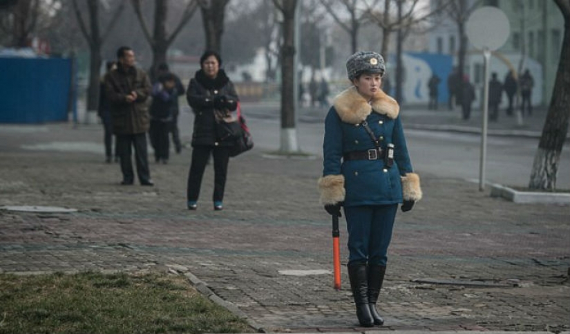 In the North Korean traffic police choose only pretty girls In the North Korean traffic police choose only pretty girls