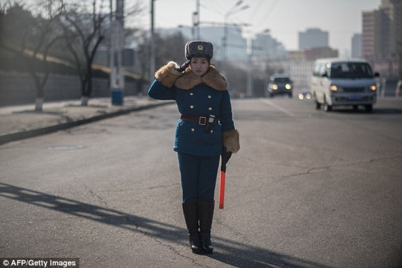 In the North Korean traffic police choose only pretty girls In the North Korean traffic police choose only pretty girls