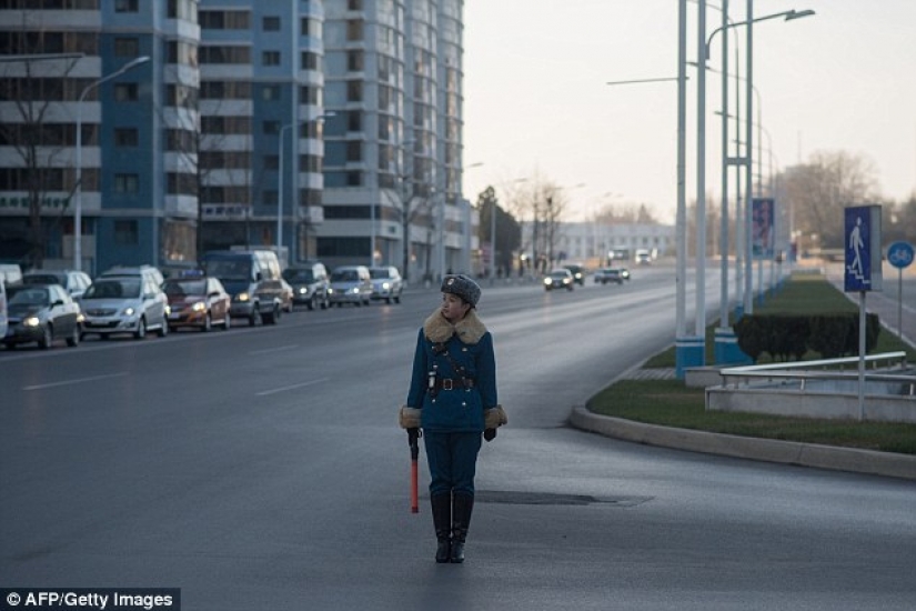 In the North Korean traffic police choose only pretty girls In the North Korean traffic police choose only pretty girls