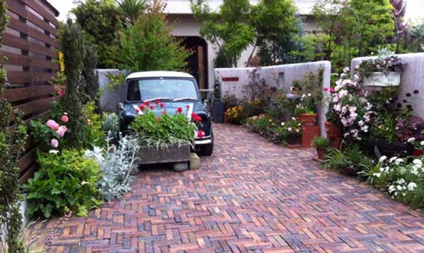 Ingeniosos gigolo años a seducir a las mujeres, haciéndose pasar por un agente de la CIA