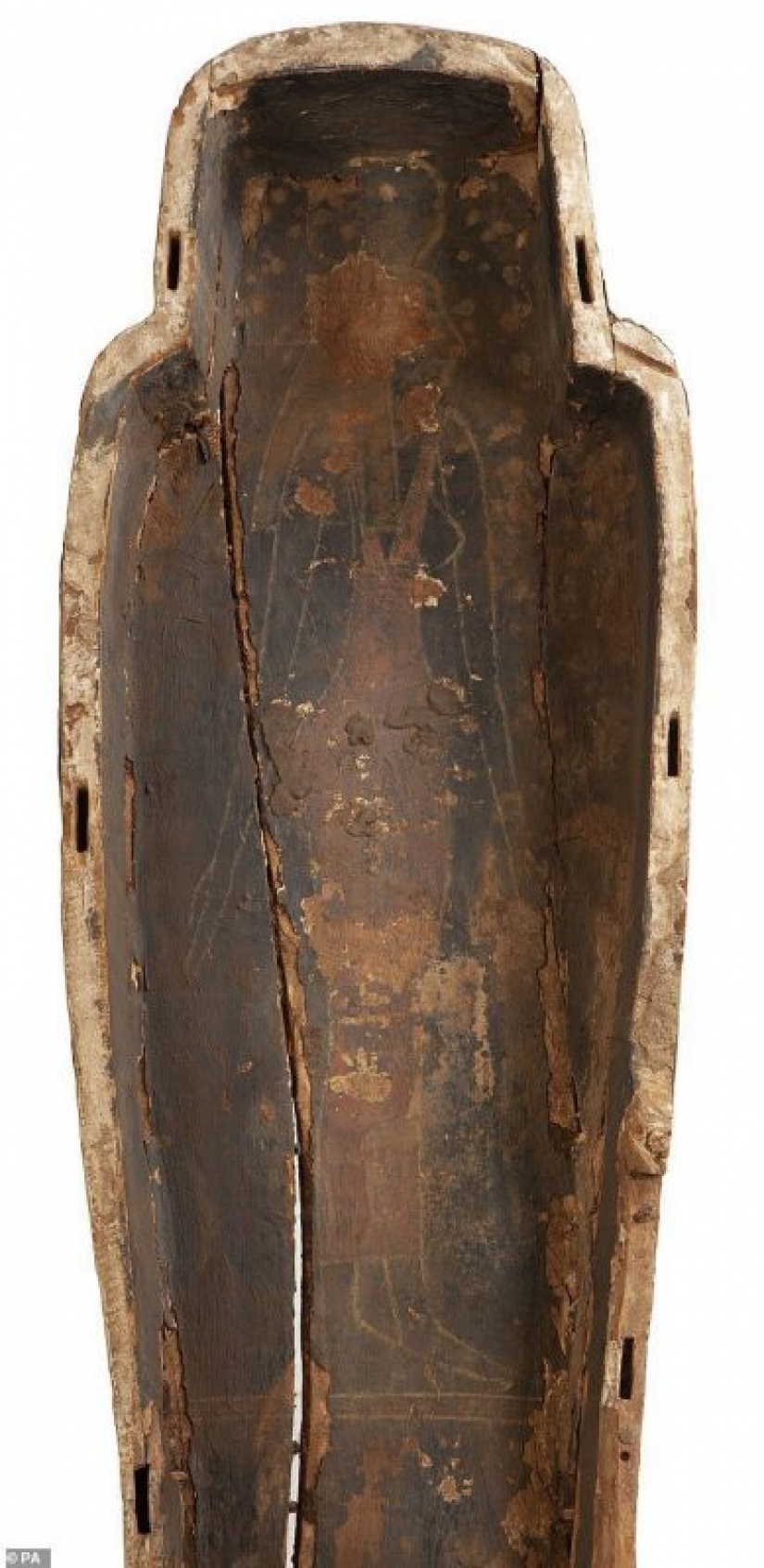 Inside the sarcophagus 3000 year old mummies found in unique patterns Inside the sarcophagus 3000 year old mummies found in unique patterns