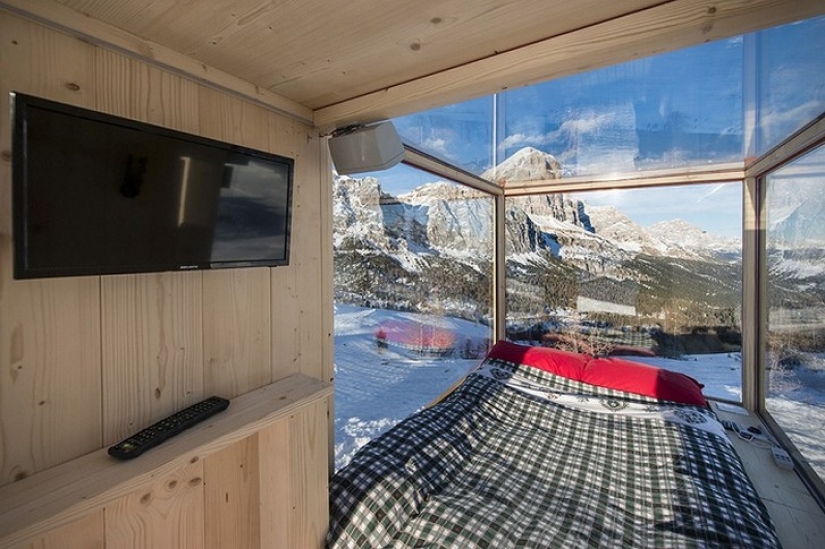 Instead of tent: trailer-sled for the romantic nights Instead of tent: trailer-sled for the romantic nights