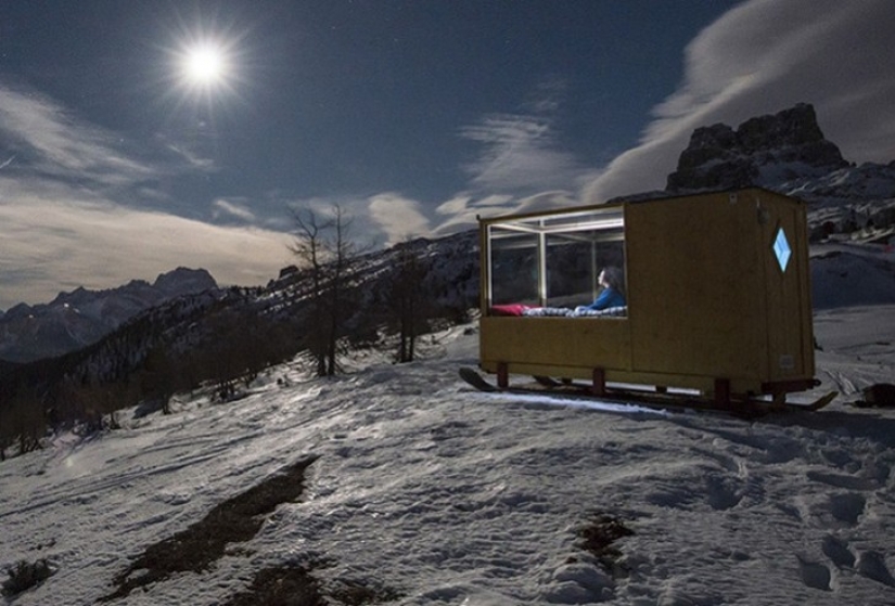 Instead of tent: trailer-sled for the romantic nights Instead of tent: trailer-sled for the romantic nights