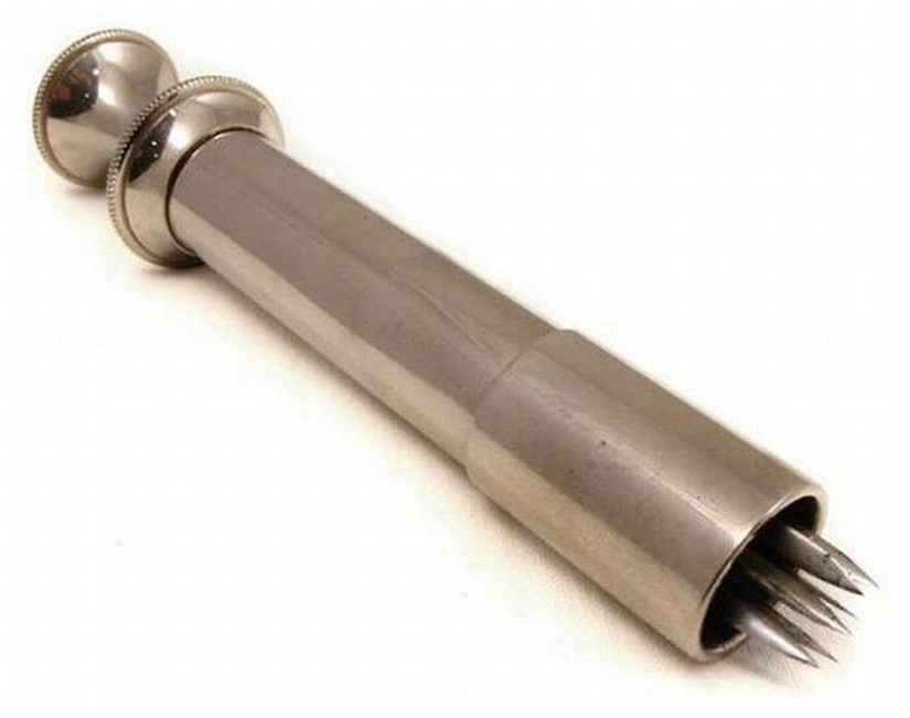 Instrumentos médicos de los últimos — los instrumentos de la tortura o de lifeline Instrumentos médicos de los últimos — los instrumentos de la tortura o de lifeline