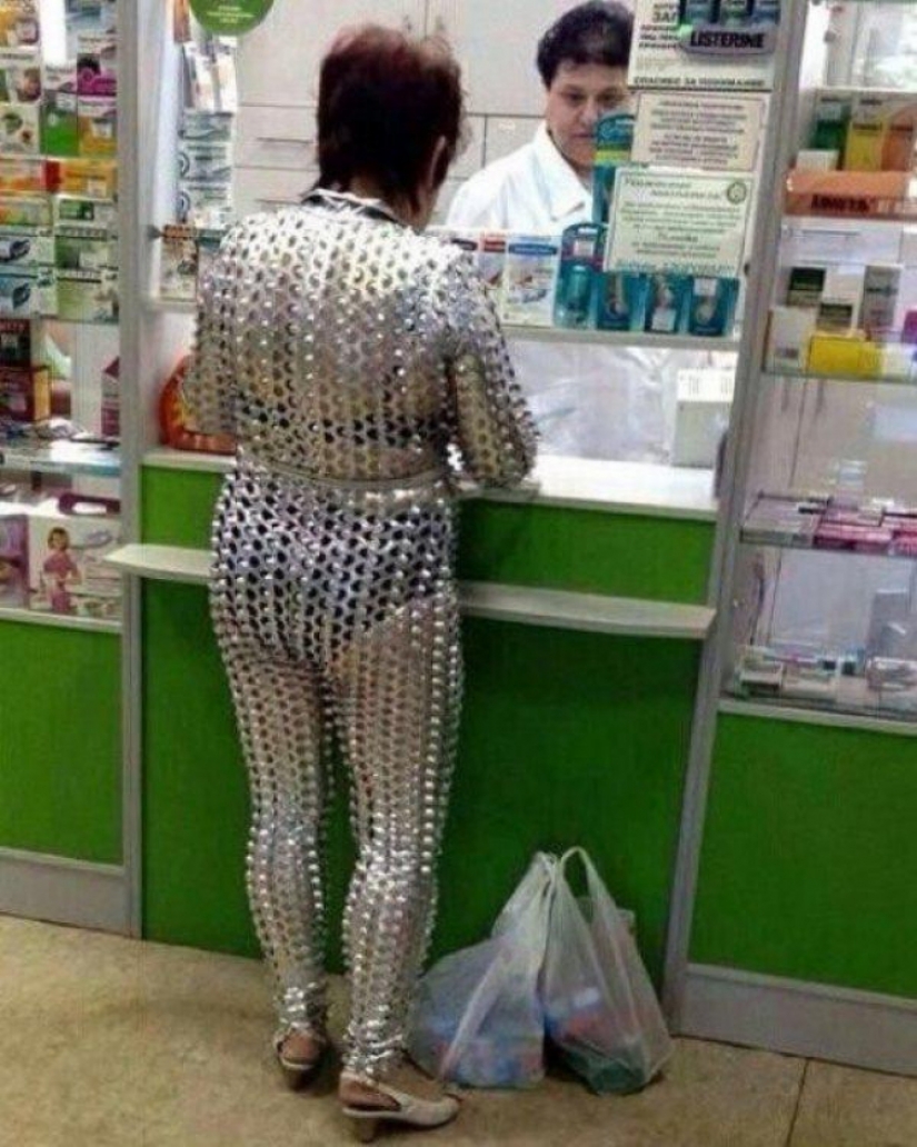 Intelligent crazy, or Strange fashion of St. Petersburg streets Intelligent crazy, or Strange fashion of St. Petersburg streets