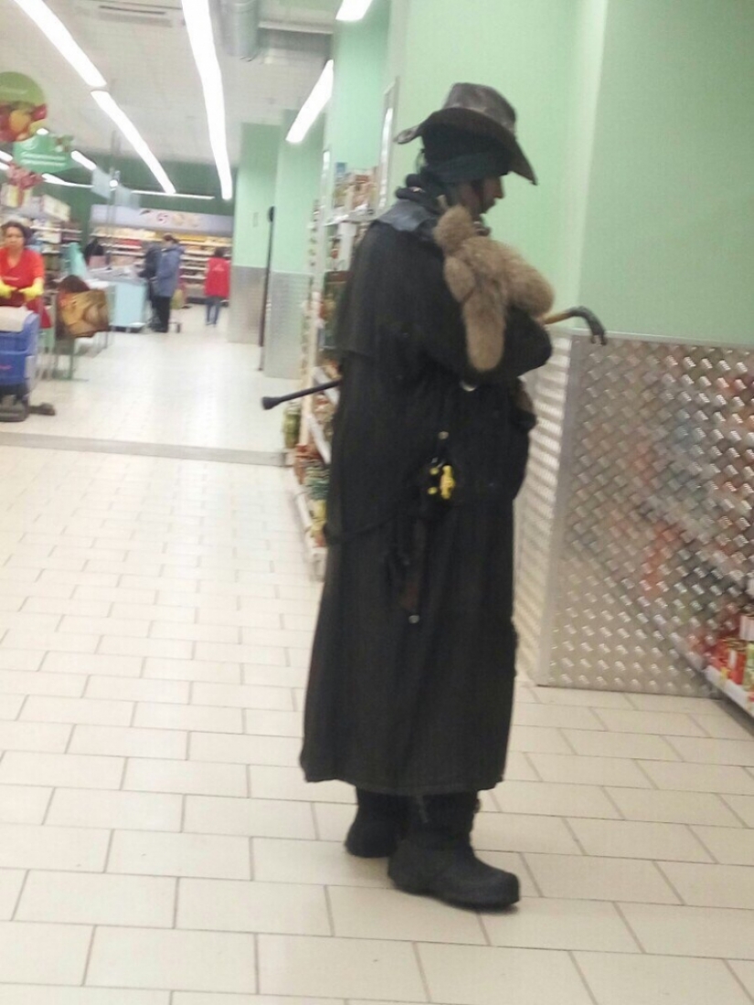 Intelligent crazy, or Strange fashion of St. Petersburg streets Intelligent crazy, or Strange fashion of St. Petersburg streets