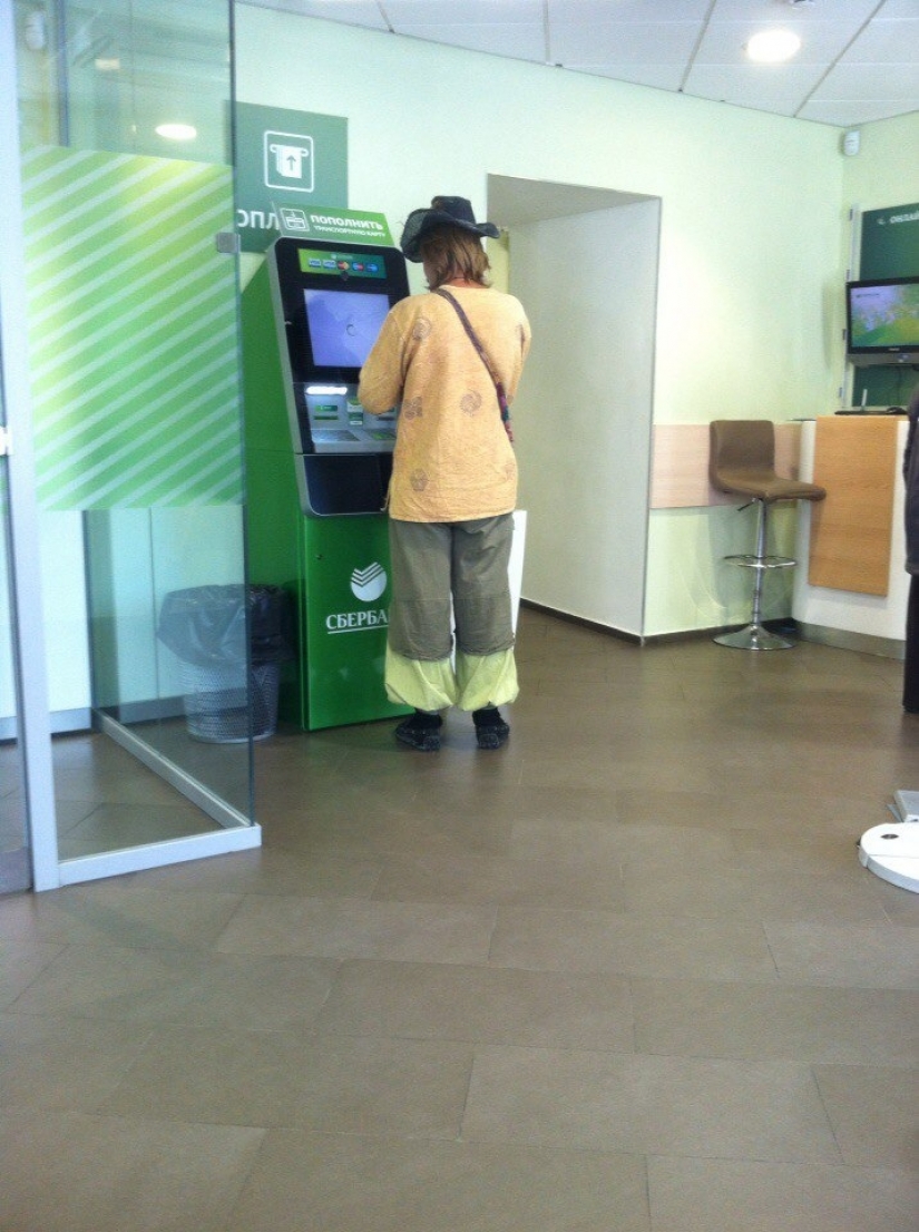 Intelligent crazy, or Strange fashion of St. Petersburg streets Intelligent crazy, or Strange fashion of St. Petersburg streets