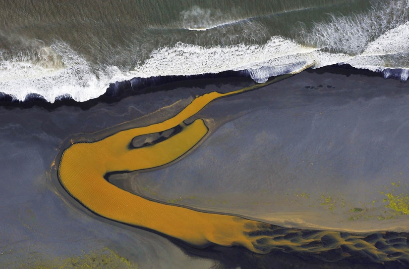 Islandia a partir de la altura de vuelo de los pájaros