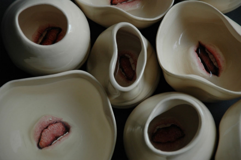 Israeli sculptor creates ceramic tableware that can run away from you