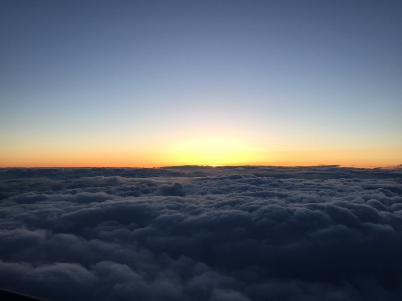 It turns out that the pilots of passenger Airliners — the best photographers