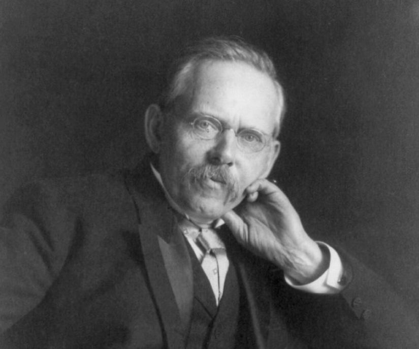 Jacob Riis: fotógrafo de inmigrantes que recibió disparos de un desconocido de la mitad de nueva York Jacob Riis: fotógrafo de inmigrantes que recibió disparos de un desconocido de la mitad de nueva York