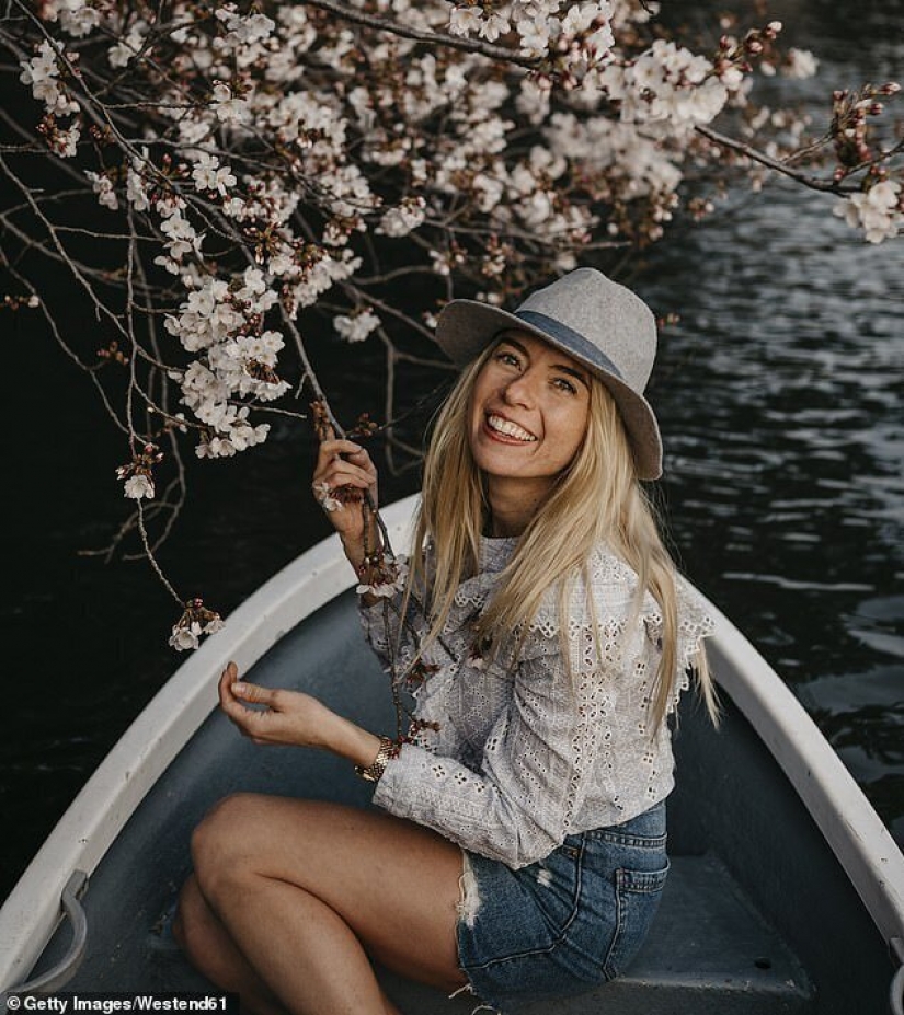 Japan will pay tourists who come to the country