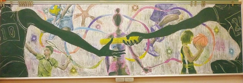 Japanese students create incredible beauty of the drawings on the school boards