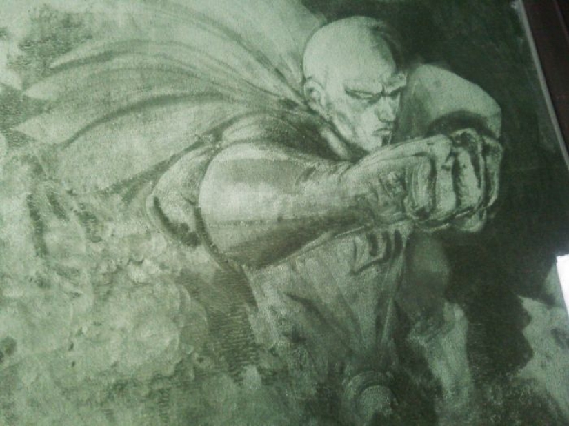 Japanese woman interested to vacuum just so, and she draws on the carpets of the picture Japanese woman interested to vacuum just so, and she draws on the carpets of the picture