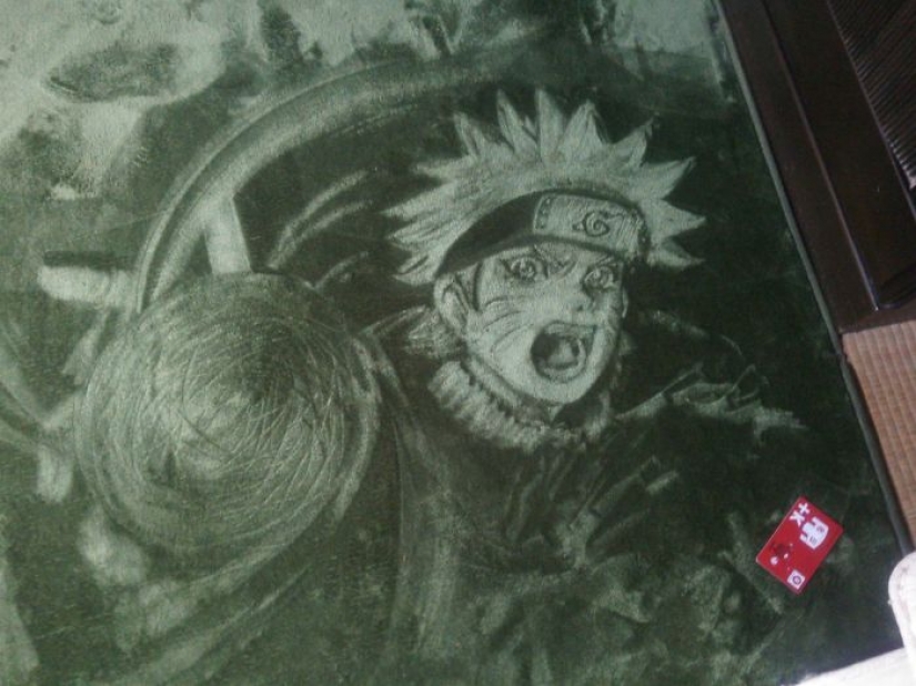 Japanese woman interested to vacuum just so, and she draws on the carpets of the picture Japanese woman interested to vacuum just so, and she draws on the carpets of the picture