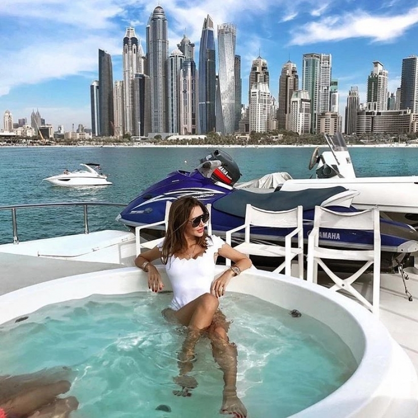 Juventud dorada cuenta con frescos las fotos de las vacaciones Juventud dorada cuenta con frescos las fotos de las vacaciones