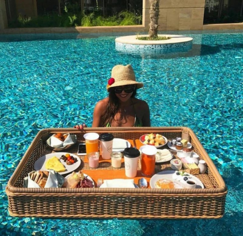 Juventud dorada cuenta con frescos las fotos de las vacaciones Juventud dorada cuenta con frescos las fotos de las vacaciones