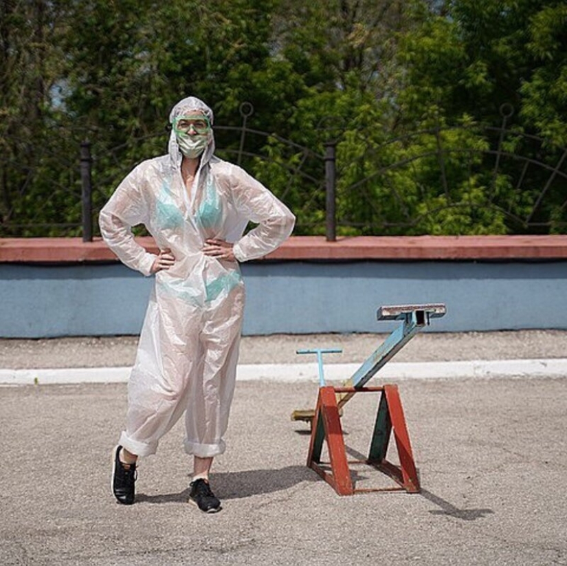 La enfermera en traje de baño de Tula, continúa para volverte loco todo el mundo