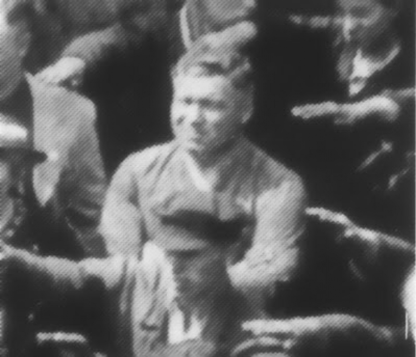 La historia Ago Landmesser — la persona en la foto, no levantó la mano en un saludo Nazi La historia Ago Landmesser — la persona en la foto, no levantó la mano en un saludo Nazi