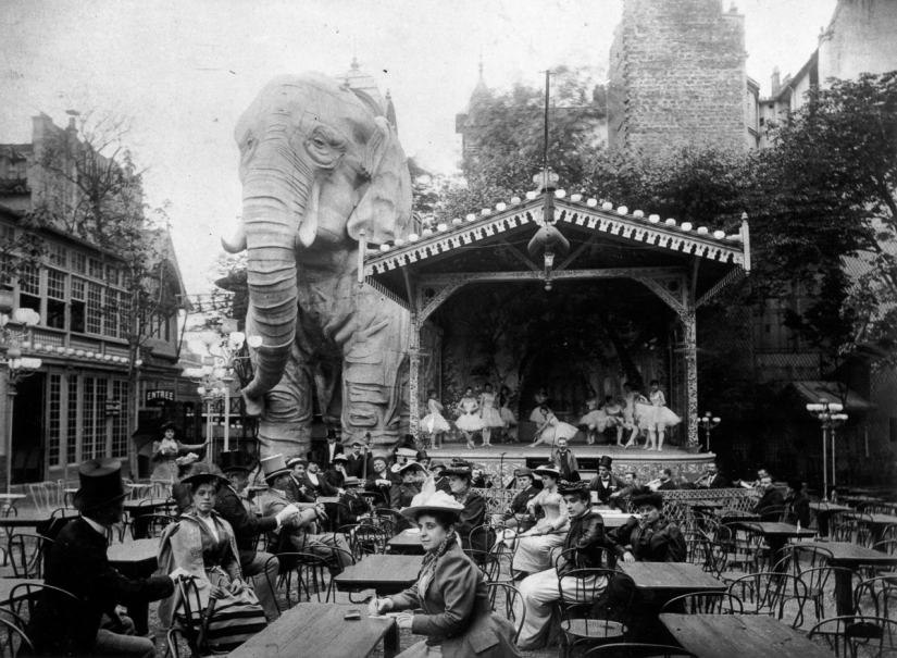 La historia milenaria de los principales del mundo del cabaret "Moulin Rouge" en las fotos La historia milenaria de los principales del mundo del cabaret "Moulin Rouge" en las fotos