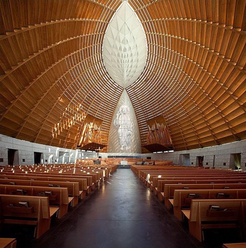 La moderna arquitectura de los templos La moderna arquitectura de los templos