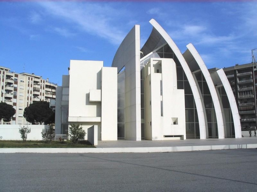La moderna arquitectura de los templos La moderna arquitectura de los templos