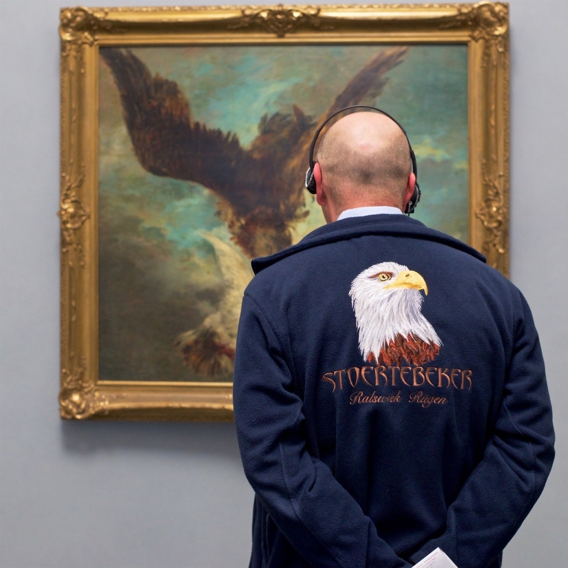 La vida se repite arte: Austria fotografías de los visitantes del Museo, "coincide" con fotos