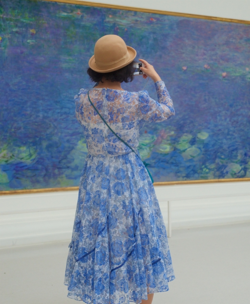 La vida se repite arte: Austria fotografías de los visitantes del Museo, "coincide" con fotos