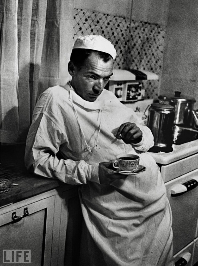 Legendary photo magazine LIFE