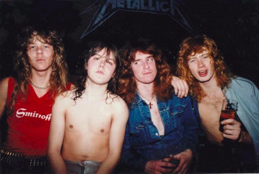 Looked like an iconic rock band in the beginning