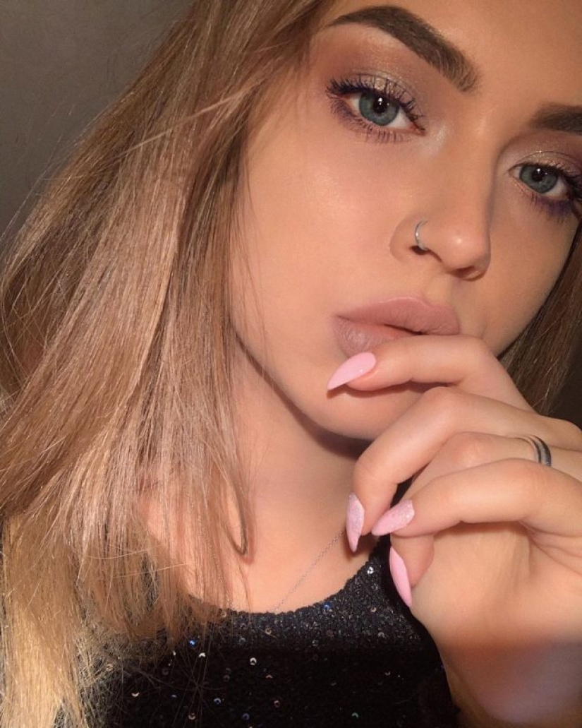 Looks like and doing what 21-year-old granddaughter of Vladimir Vysotsky Looks like and doing what 21-year-old granddaughter of Vladimir Vysotsky