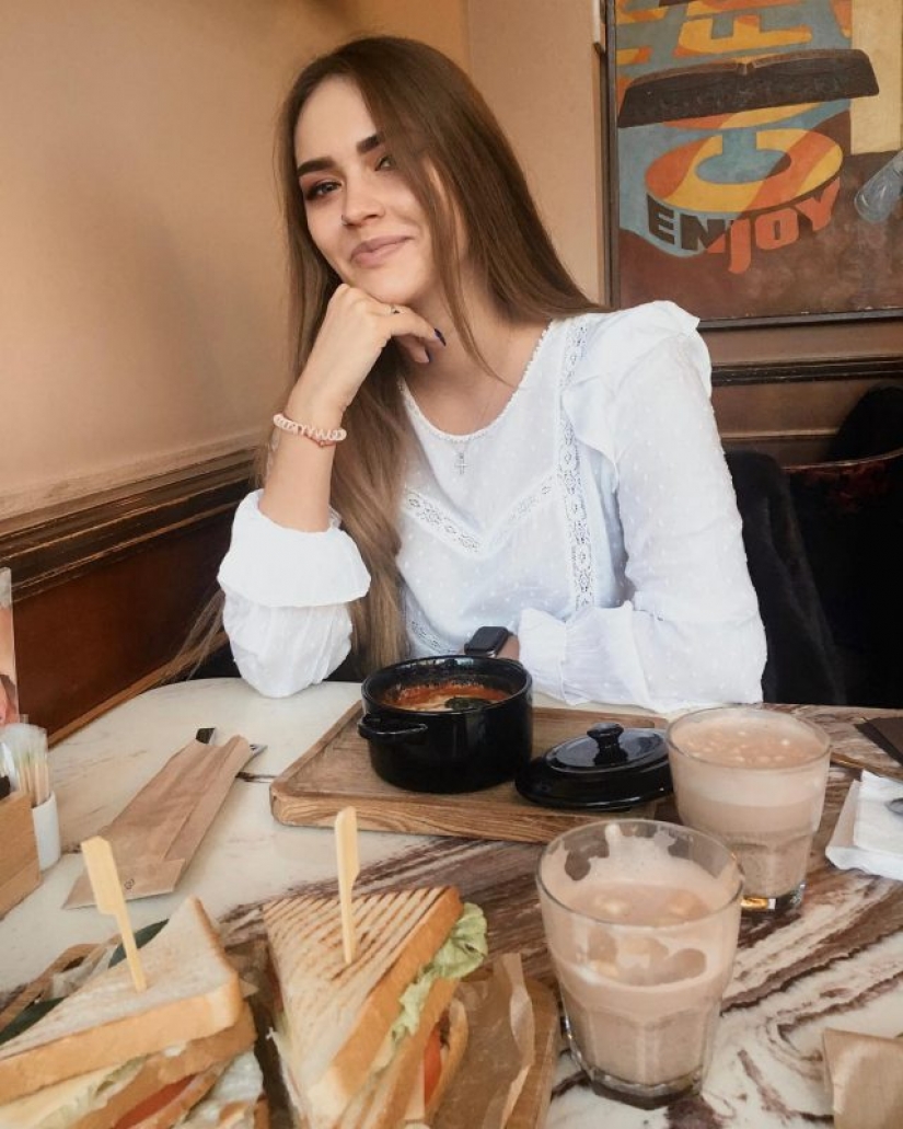 Looks like and doing what 21-year-old granddaughter of Vladimir Vysotsky Looks like and doing what 21-year-old granddaughter of Vladimir Vysotsky