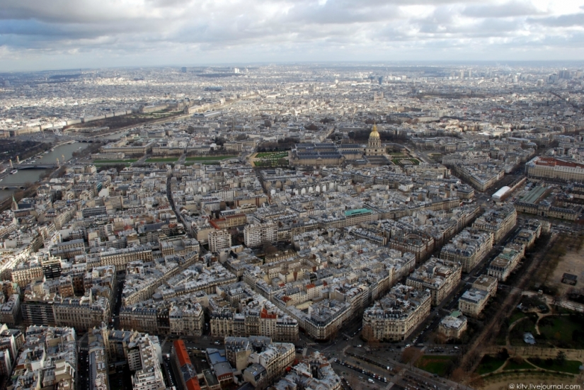 Looks like Paris from the Eiffel tower