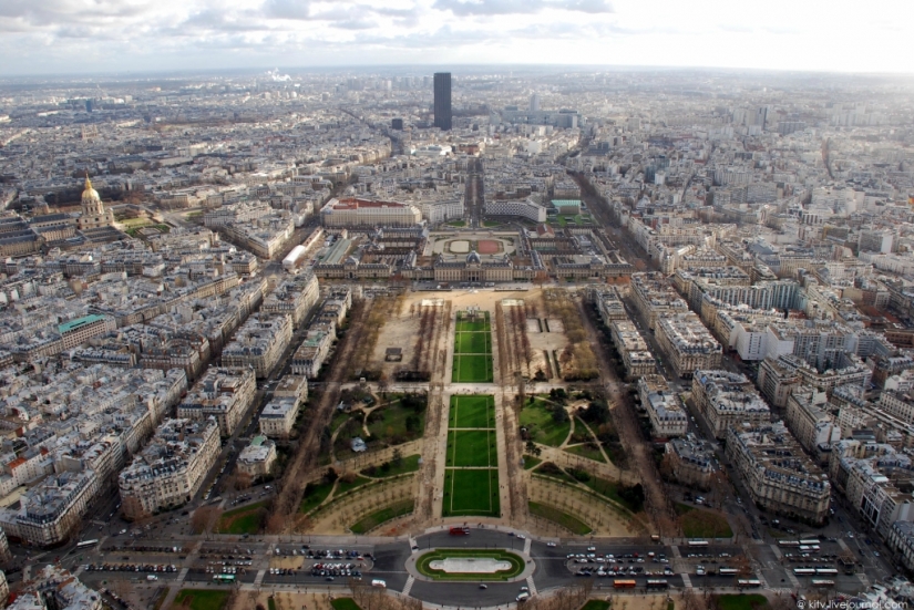 Looks like Paris from the Eiffel tower