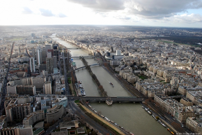 Looks like Paris from the Eiffel tower